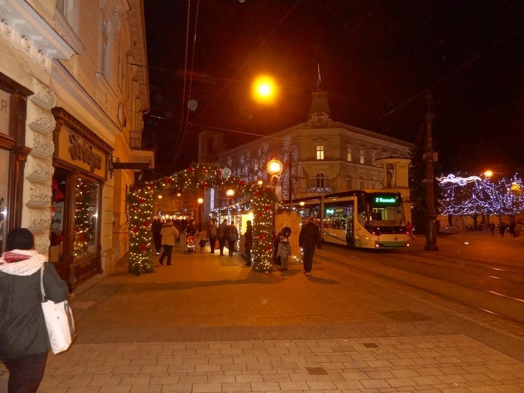 Dia Apartman Miszkolc Pokój zdjęcie
